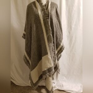 Indigo Women's Grey & White Shawl Wool Blend